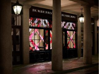 Burberry's new store introduces the digital nail bar and mobile POS